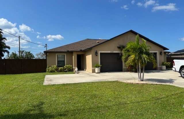 3104-3108 SW 7th Place