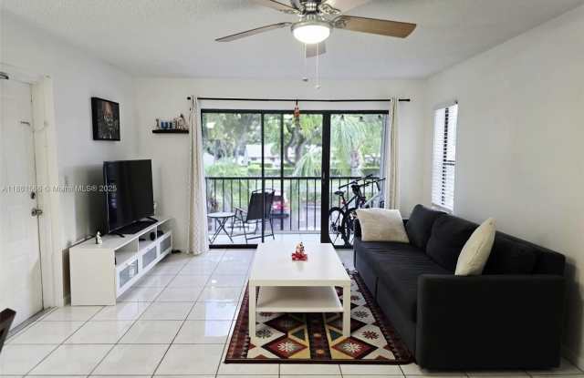 1102 Green Pine Blvd