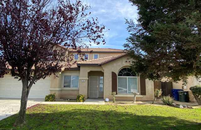 Spacious Stockdale Ranch Home!