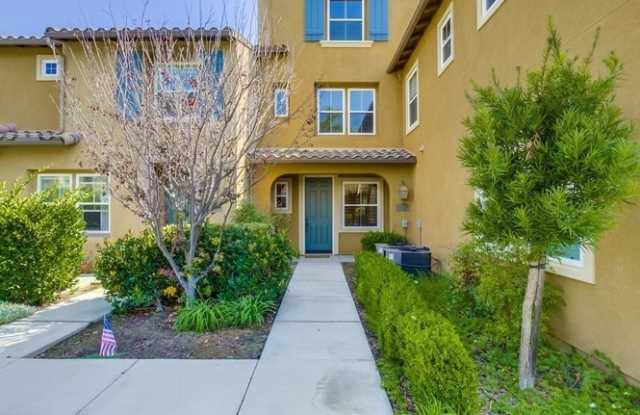 **Move in Special $1000 off 1st month's rent**Stunning 3-bed, 3.5 bath, tri-level condo w 2-car garage in Gianni Community