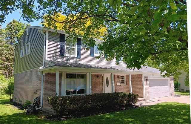38202 LADYWOOD Court