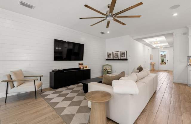 5412 SILVER SUN DRIVE