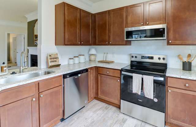 Muirfield Village Apartments