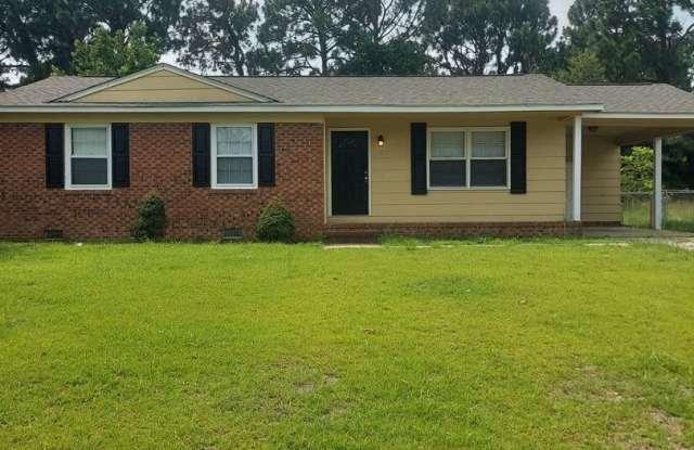 INTRODUCING 3 Bedroom 2 Bathroom HOME ROSEWOOD SUBDIVISION- NORTH SIDE OF FAYETTEVILLE Mins from Bragg (RJ) - 882 Kaywood Drive, Fayetteville, NC 28311