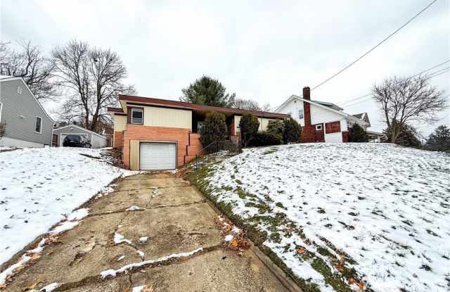 1635 Goodyear Boulevard