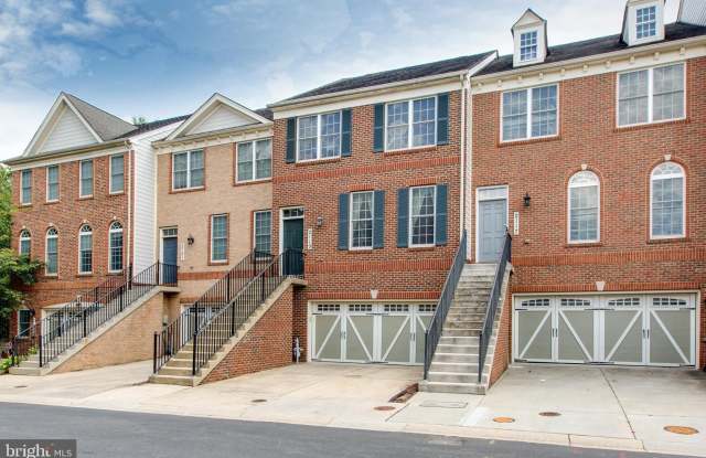 2119 SPLIT CREEK Lane