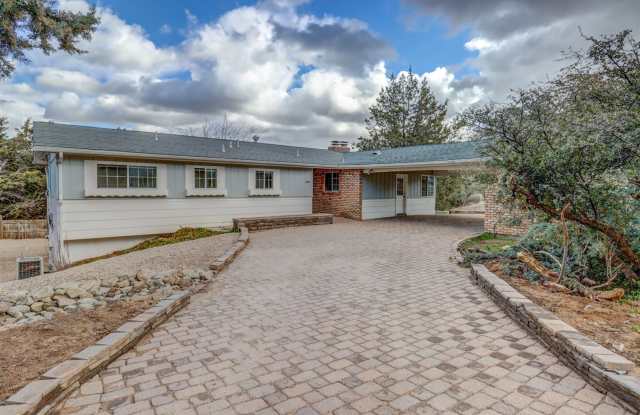 Photo of 4 Bedroom Home in Prescott!