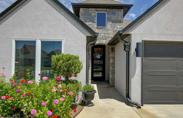 18619 East 46th Street South