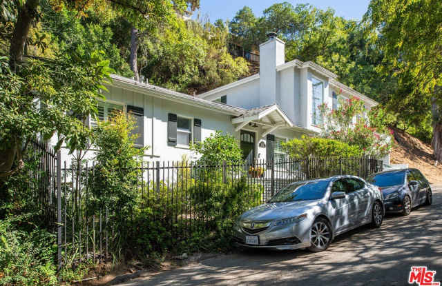 Photo of 8524 Appian Way