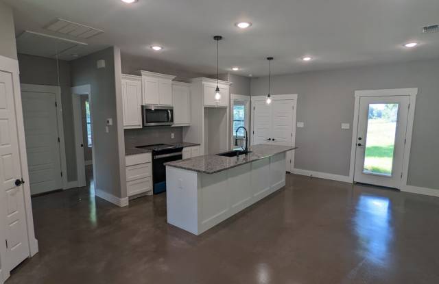 400 West Acheson Street