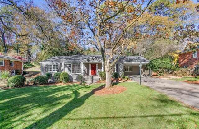 368 Lakemoore Drive NE