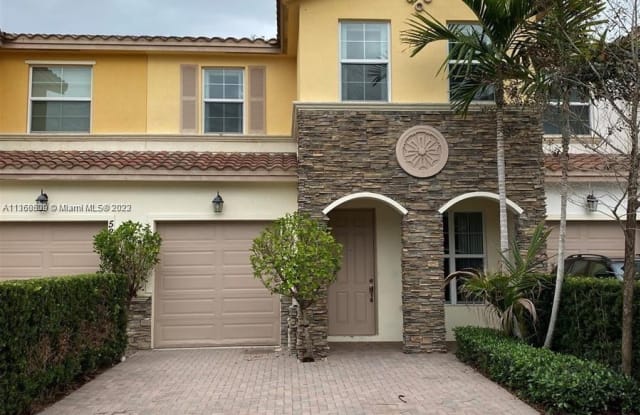 5236 SW 77th Way - 5236 Southwest 77th Way, Davie, FL 33328