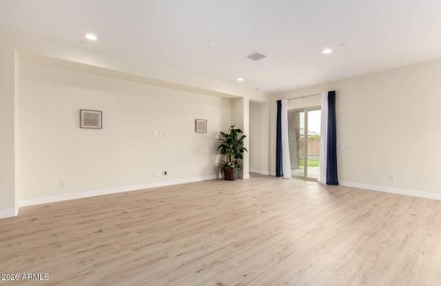 18453 W ELWOOD Street