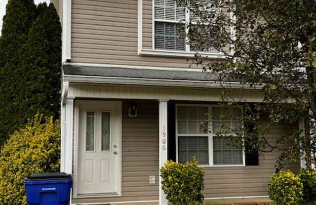 Photo of Move in Special: Half of first months rent: 2 Bedroom 2.5 bath townhome for rent