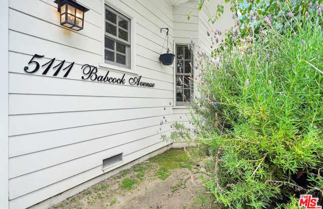 5111 Babcock Ave