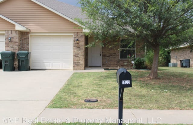 1405 N Stonecrop Dr - 1405 Stonecrop Drive, Midwest City, OK 73110