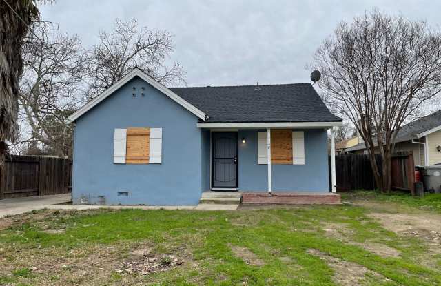 Newly Remodeled 2-Bedroom Home in Sacramento!