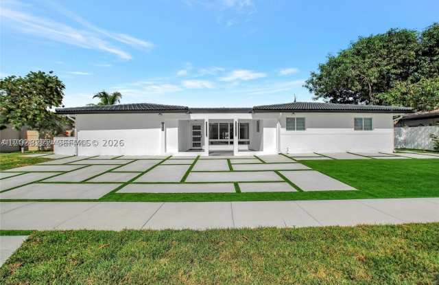 1825 NE 197th Ter