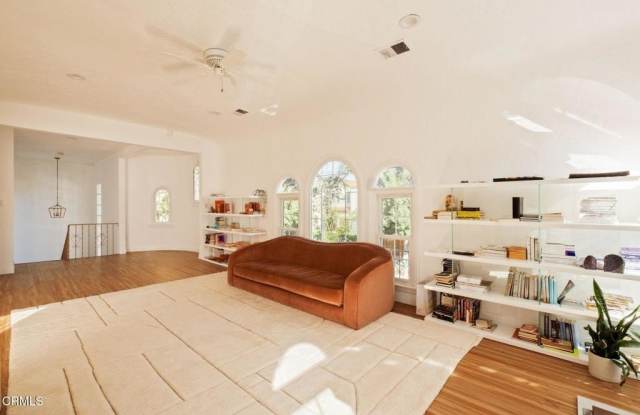 Photo of 5166 Packard Street