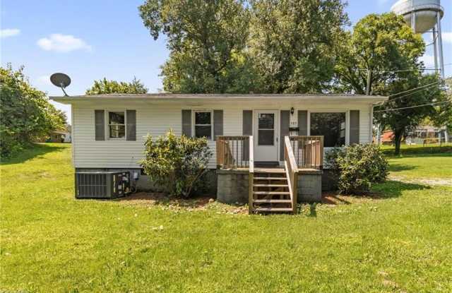 Photo of 305 Short Avenue