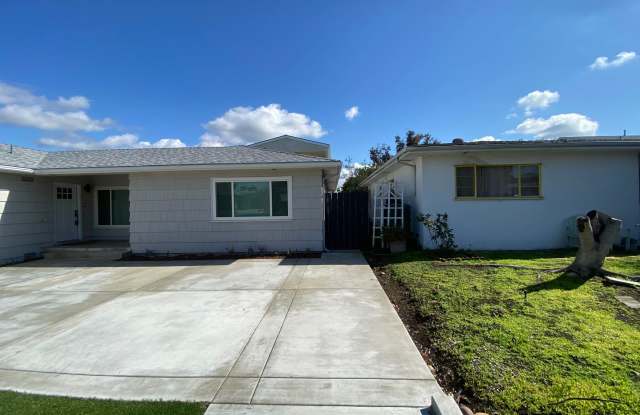 New Build (2022)!! 4BD/2BA, Great Views!!