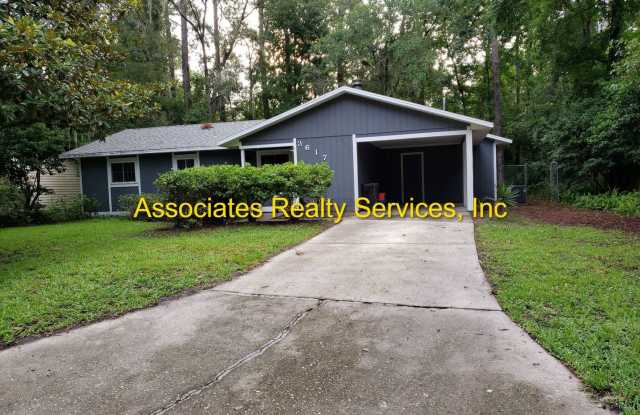 Cute 3 bedroom in Palmetto Woods!