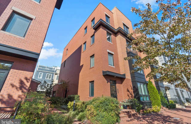 1304 MAIN LINE Boulevard