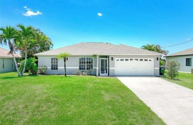 4022 SW 12th Place