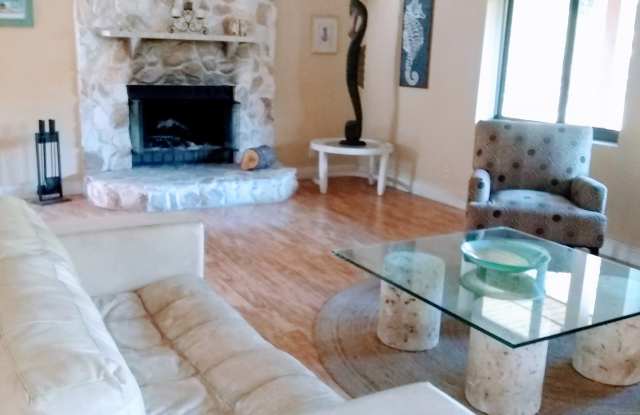 880 North East Stokes Terrace