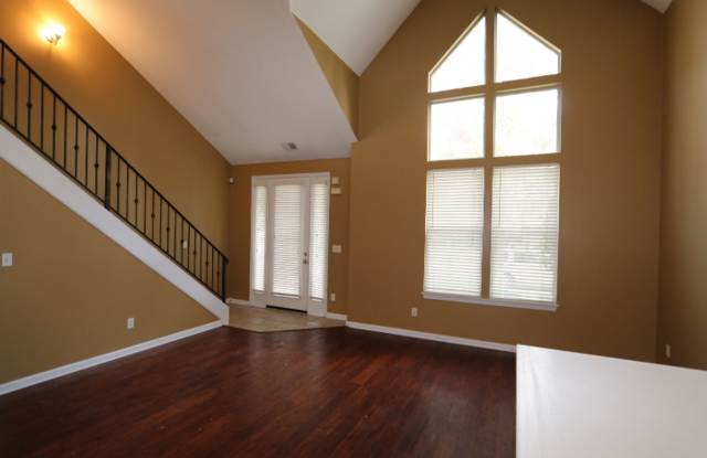 EXECUTIVE HOME AT HARBOR TOWN