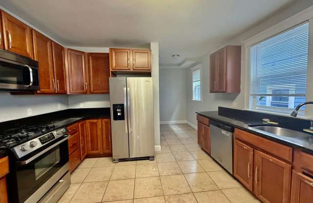 Mission Hill 4Bed Available 9/1