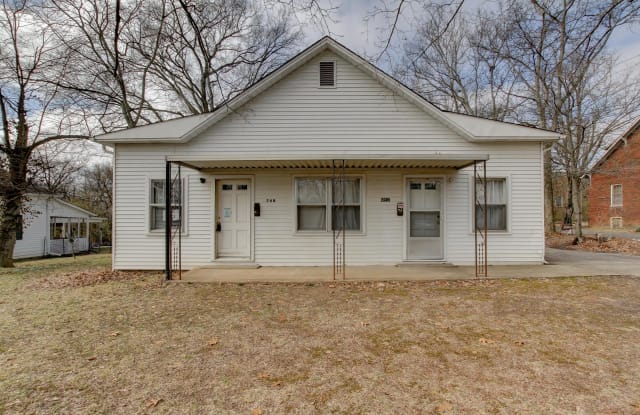 548 Greenwood Ave - 548 Greenwood Avenue, Clarksville, TN 37040