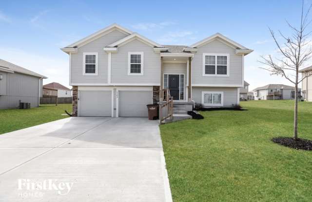 1103 Clayton Drive - 1103 Clayton Drive, Raymore, MO 64083