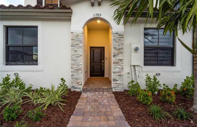 11789 SW 245th Ter