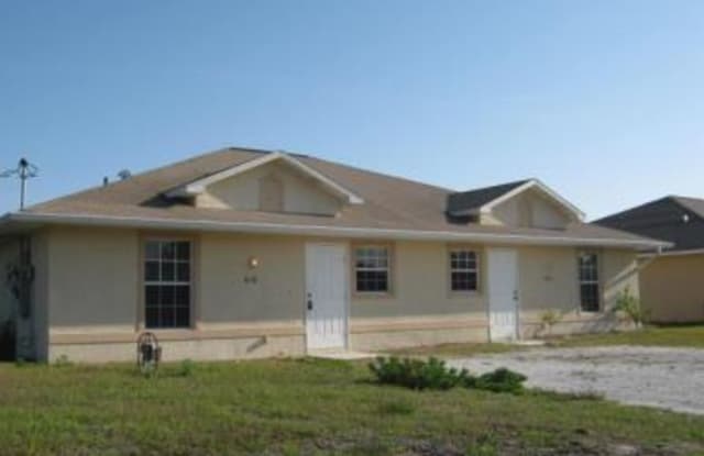 816 W 12th ST - 816 W 12th St, Lehigh Acres, FL 33972