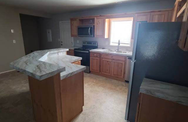 3 bed 2 bath with garage