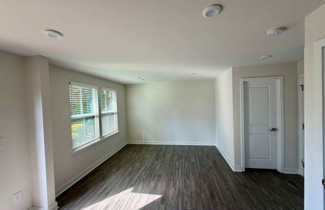 216 Russell Branch Ln