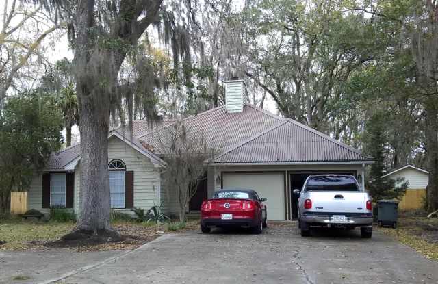 3BR/2BA Home Close to Downtown Kingsland, No HOA