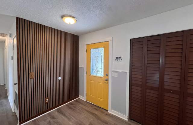 279 Fernandina Street NW