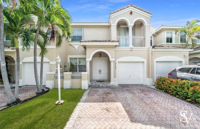 3127 NW 101st Pl - 3127 Northwest 101st Place, Doral, FL 33172