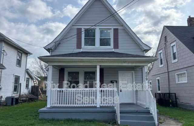 209 North Grimes Street