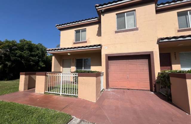 **LARGE 3 BED / 2.5 BATH IN CORAL SPRING** Apply Today, Approved Today!