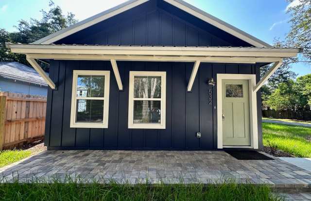 Photo of Gorgeous New Home! Close to Historic District and Beach