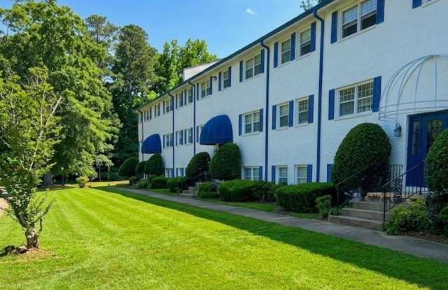 Dodson Courtyard Apartments