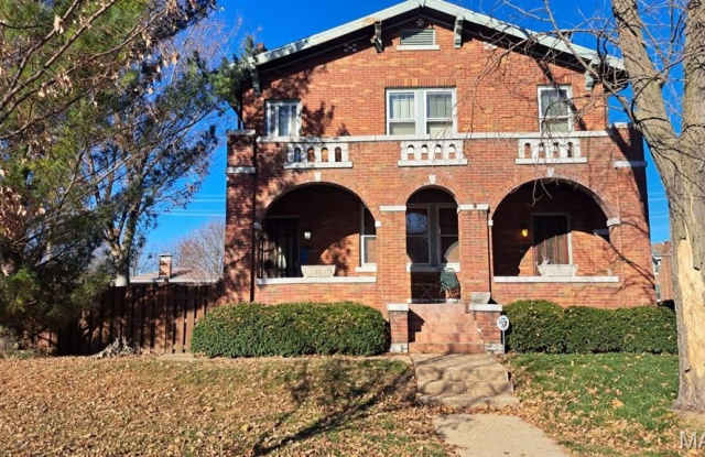 Photo of 5301 S Broadway