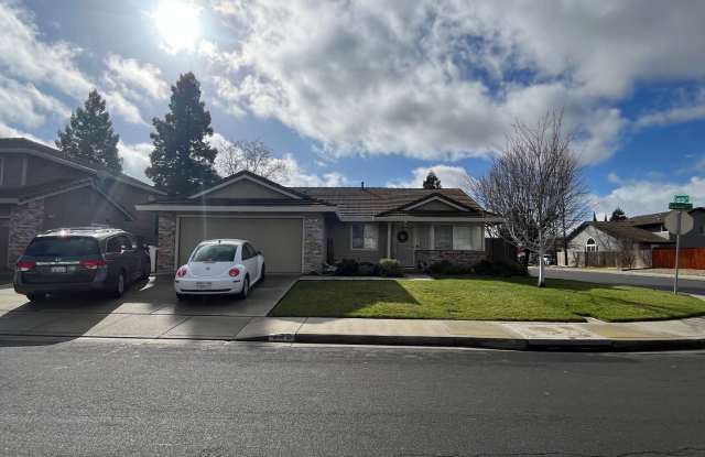 Wonderful corner lot in a great neighborhood, close to schools and shopping - 732 Syracuse Drive, Vacaville, CA 95687