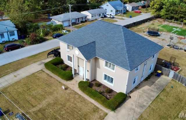 Photo of 202 W Delmar Avenue