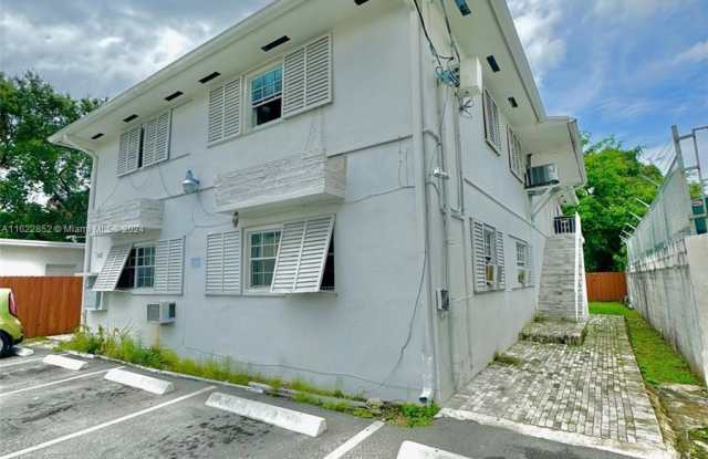 160 NW 62nd St