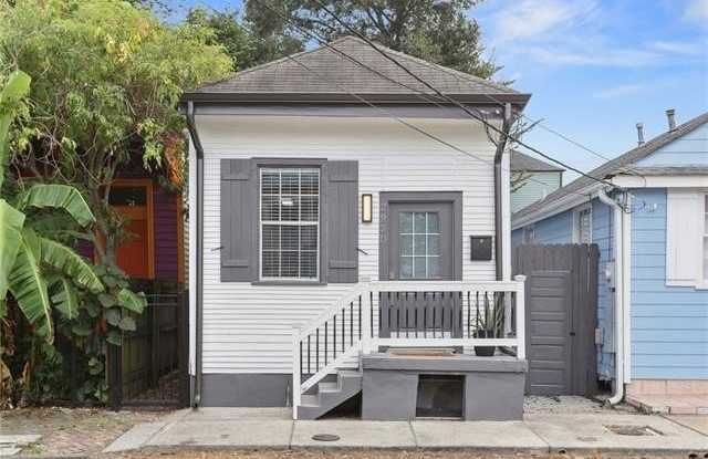 Photo of 2920 LAUREL Street