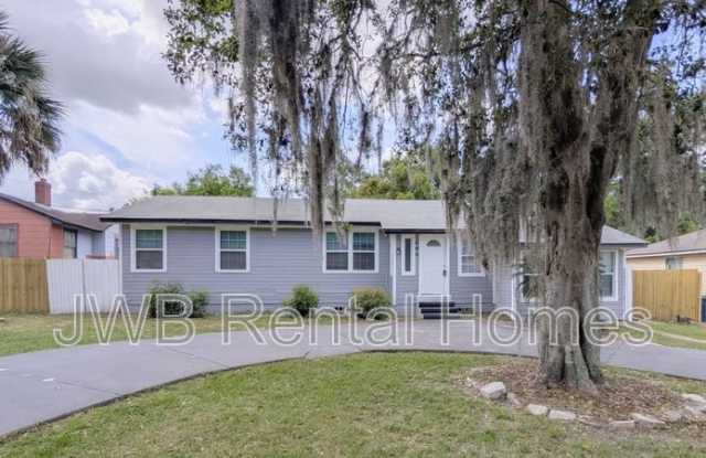 646 Stanwick Rd